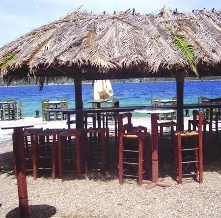 Mantas Bay 3* 루트라키