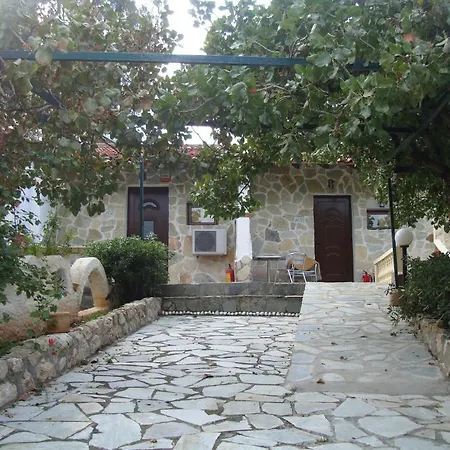 Mantas Bay Πανσιόν Λουτράκι