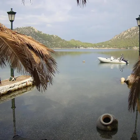 Mantas Bay 3* 루트라키