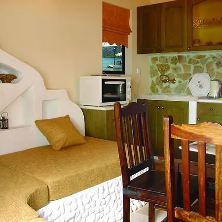 Mantas Bay 루트라키