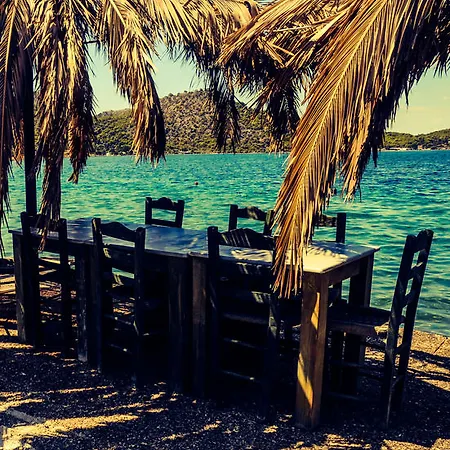 Mantas Bay 게스트하우스 루트라키