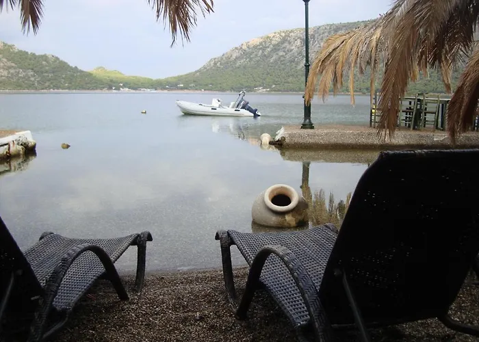 Mantas Bay Loutráki