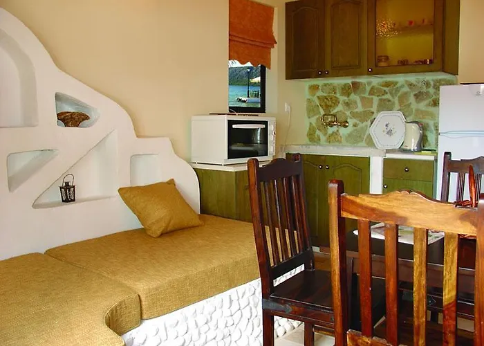 Mantas Bay Loutráki