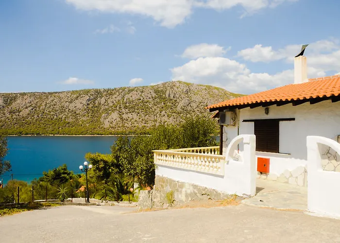 Mantas Bay Casa de hóspedes Loutráki
