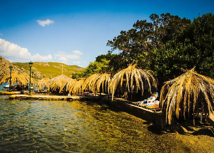 Mantas Bay Loutráki